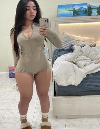 Model Laura Female Escort For Parties Service IN New Zealand