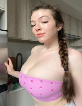 25 Year Petite Russian Escort Model Lisa IN Queenstown