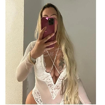 23 Year Slim and Busty Rebeca Escort IN New Zealand