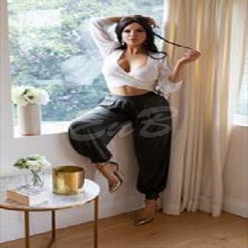 30 Year Vivienne Black Female Escort In Manawatu-Wanganui